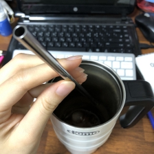 플라스틱 빨대대신 스테인리스 빨대 하나 챙기기