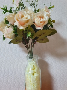 다먹은 음료수병을 꽃병으로!