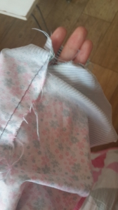 떨어져서 구멍난 토시! 바느질해서 새로 써요!