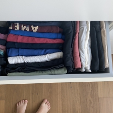 옷정리 했어요 : )