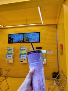 카페 테이크아웃은 텀블러로~