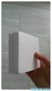 버리려던 스티로폼으로 예쁜 집 한채 만들어줬어요