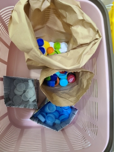 열심히 모으는 중이에요~^^