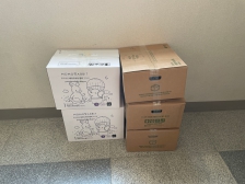 어제 우유팩이랑 병뚜껑 헌옷보냈어요