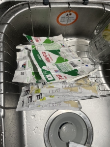 멸균우유팩 씻어서 말리기