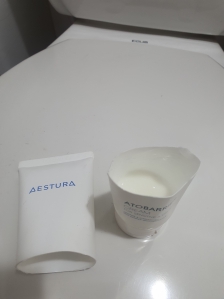 튜브로션이나 치약 짜도 안나올땐 사진처럼 잘라서 끝까지