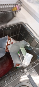 오늘부터시작  멸균우유팩 씻어서말리는중입니다