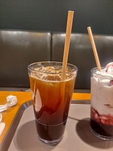 종이 빨대 사용해요