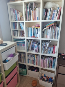 어지러운 책장 정리했어요