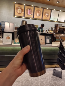 가족들보다 더 많은 시간을 함께 하는 텀블러