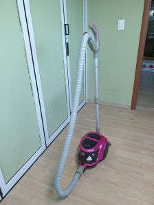 무선을 사용하느라 두었던 청소기