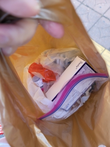 폐의약품 수거통넣기