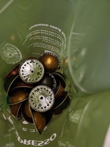 항상 모아서 캡슐 주문할때마다 보냅니다