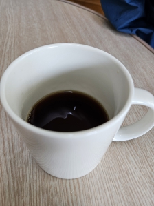 커피한잔도 머그잔을^^