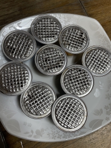 커피캡슐 건조 후 냉장고에 넣어 냄새제거합니다