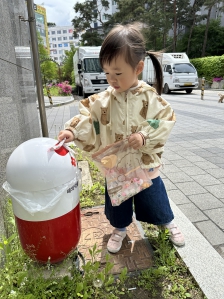 내가 먹고 남은 약은 내가 직접 폐의약품 수거함으로!