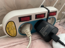 온수매트와 폰 충전기 다쓰고 스위치 내리기