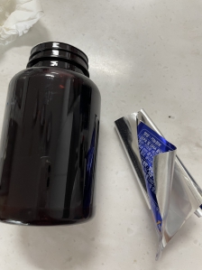 영양제통 라벨제거 후 분리수거