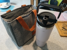 텀블러와 함께 출근