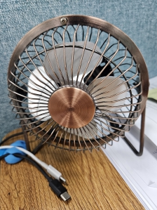 첫당근거래로 산 탁상용선풍기