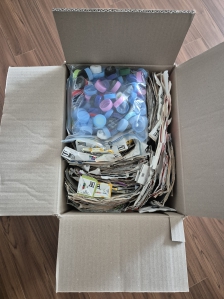 그동안 열심히 모은 우유팩 담아보내요~