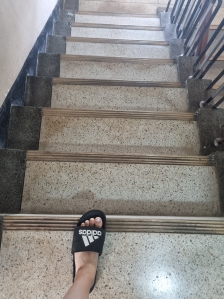 아침운동삼아 계단으로