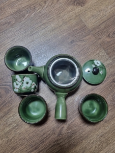 쓰지 않은 찻잔세트 