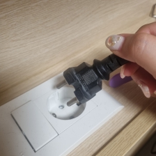 안쓰는 전기 코드 뽑기