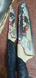 칼 같은것 어떻게 줘야하나요?