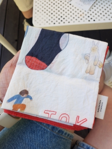 휴지 사용보다는 손수건 사용을 권장합니다~~^^♡♡♡