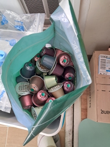 커피캡슐 모아서 보낼 준비