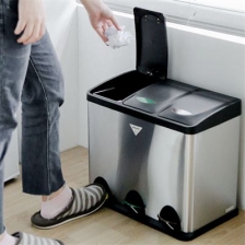 오늘 분리수거 할 때 용기들을 깨끗하게 씻어서 버렸다