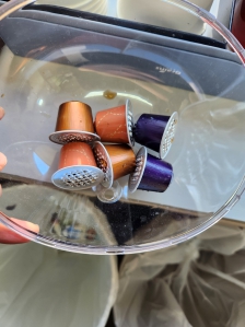 회사에서 열심히모읍니다