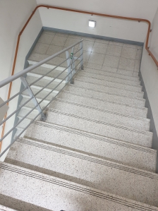 계단이용 운동하기