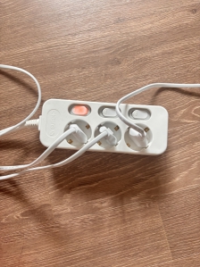 안쓰는 전기코드 꺼놓기