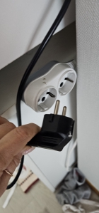 사용할때만 꼽고 사용하지 않을때 꼭 빼서 절약