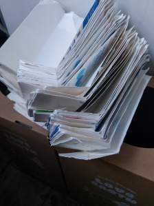 깨끗이 씻어 차곡차곡 모으는 중입니다. 