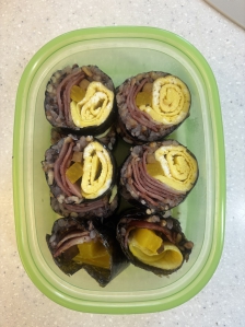 배달용기 재활용해서 도시락 쌋어요