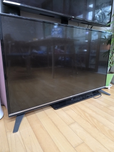 고장난 티비 이제야 보내요~