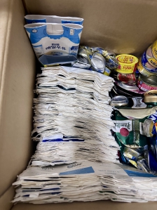 우유팩 217개 모았어요^^