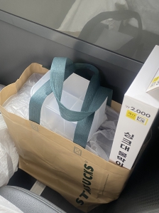 장바구니는 필수로 가지고 다녀요