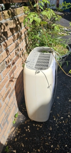 첫 무상전자기계 배출