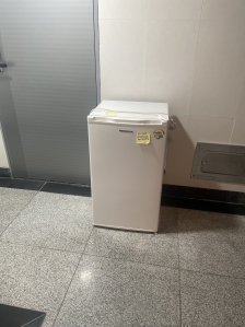 폐기전 작은 냉장고 배출