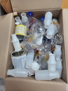 분리수거 두번째.  깨끗하게 씻어  보냅니다.