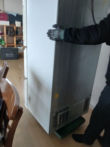 10년 넘은 김치냉장고 배출