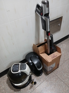 청소기.커피메이커2.에프.핸폰 배출