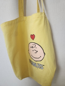 오늘도 장보러 에코백 들고가요~