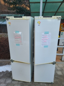 폐가전 배출했습니다.