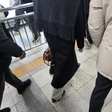 오늘두 지하철 사람은 꽉 그래도 고마워