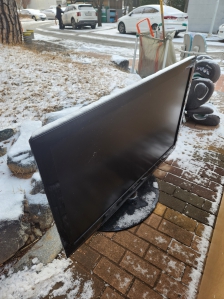 폐가전 TV  50인치 1대 예약후 무료수거완료 했어요